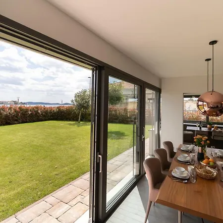 Unique Luxury Designers דירה *