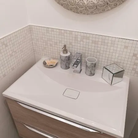 Unique Luxury Designers דירה *