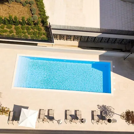 Unique Luxury Designers זאדאר