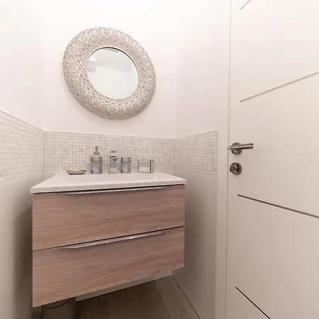 Unique Luxury Designers זאדאר