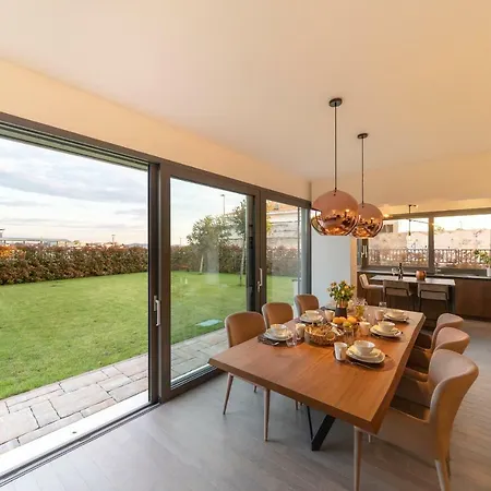 Unique Luxury Designers Apartament
