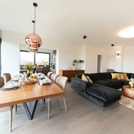 Unique Luxury Designers Apartment